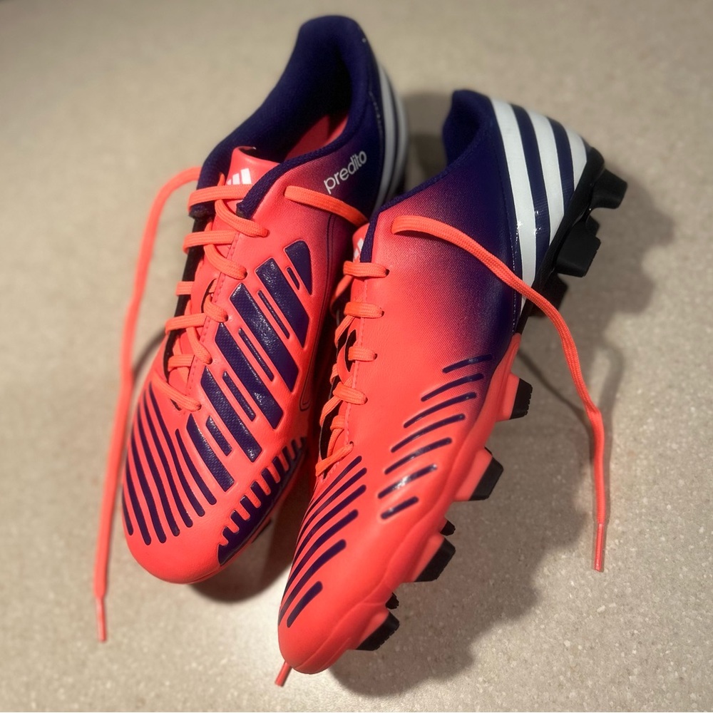 Women’s Adidas Soccer Cleats- Size 8